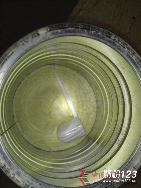 美素佳儿奶粉屡现异物 企业态度差遭质疑 美素佳儿奶粉屡现异物 企业态度差遭质疑
